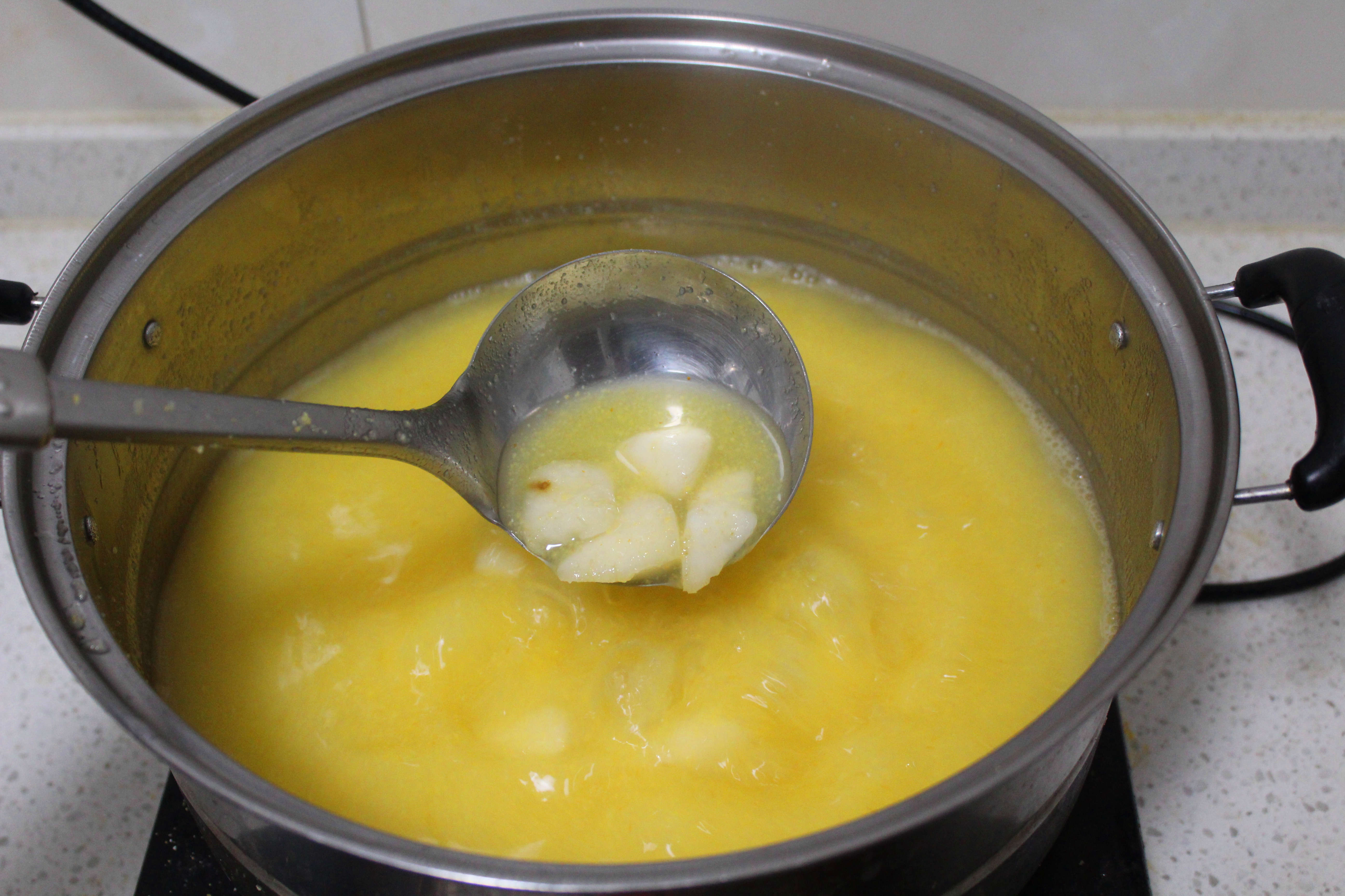 在冬天红薯玉米粥,这样熬制,又甜又香大人小孩都喜欢