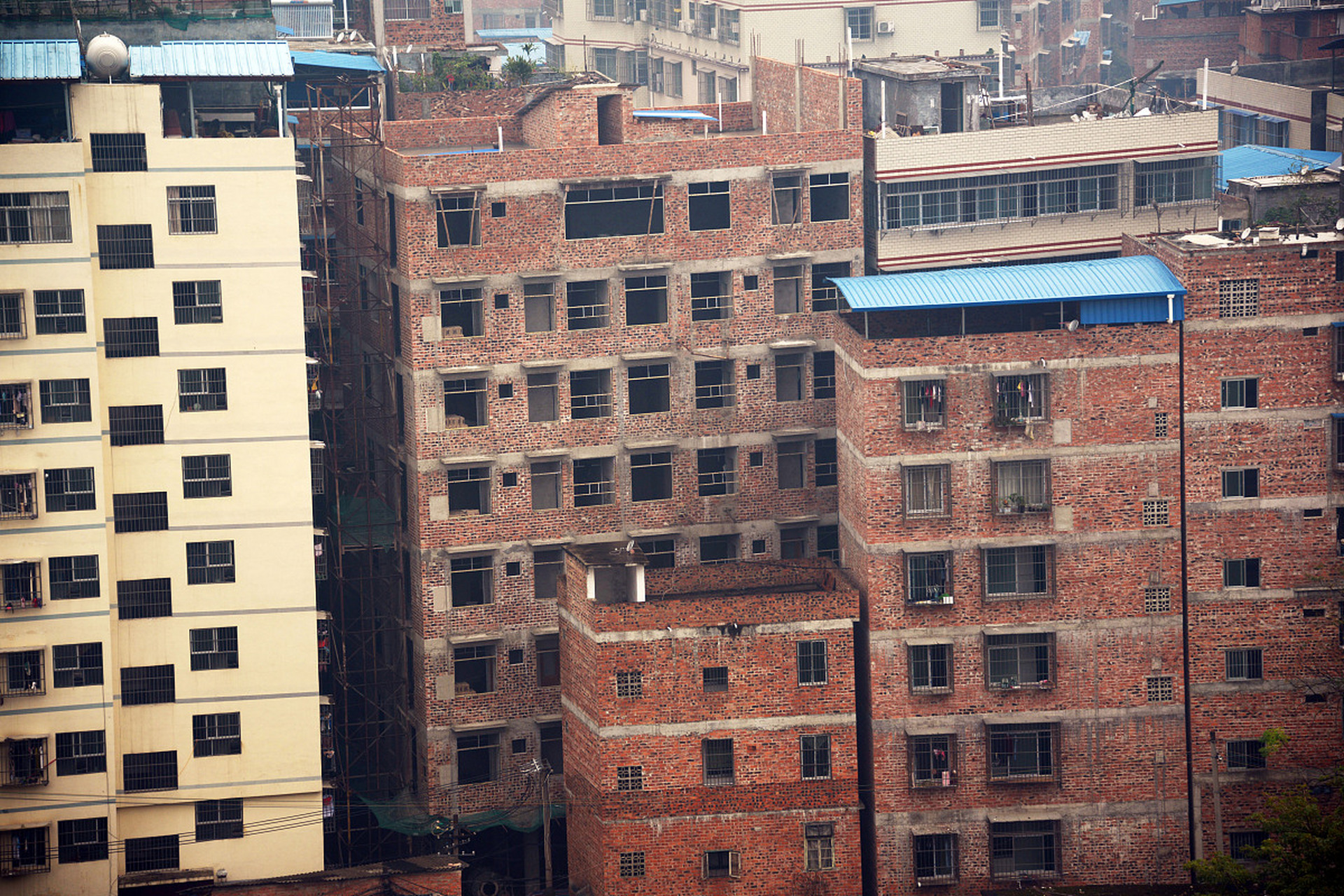 石岩应人石小产权房提供一房至三房一厅的多种户型,户户豪华装修,配