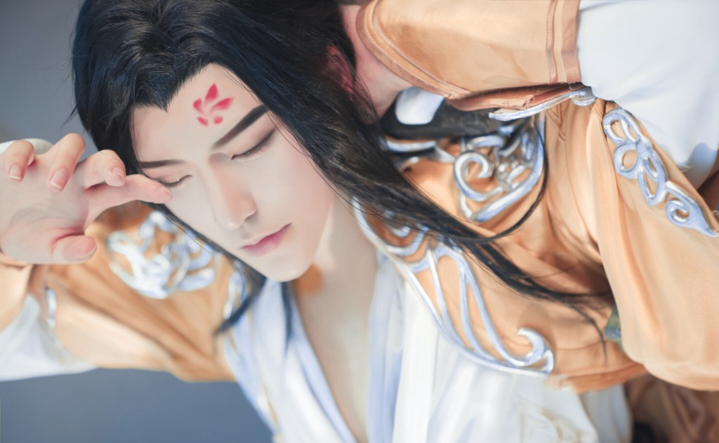 云裳羽衣叶英cos:如水光阴不可追,擎云意气少年时