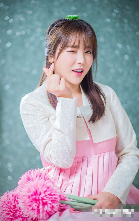 洪真英送金钟国巧克力,有丘比特洪善英的帮助,二人恋情还会远吗