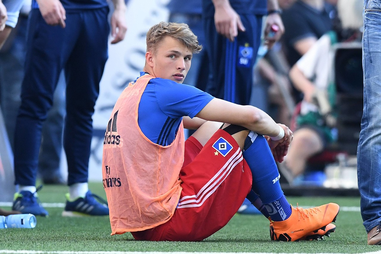 踢球者:阿尔普更愿意留队效力 拜仁季前赛会给他机会