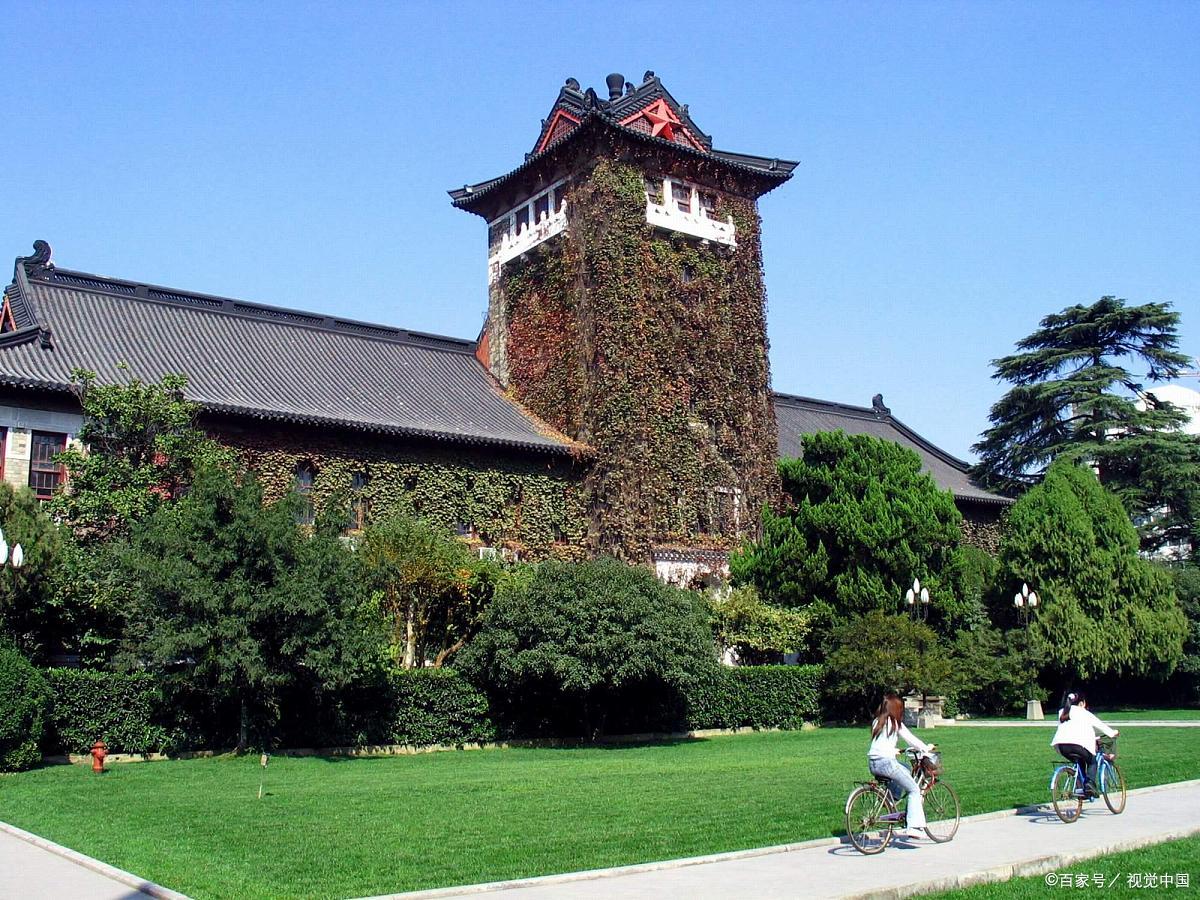 软件工程毕业半年后的就业率高达96.7%.