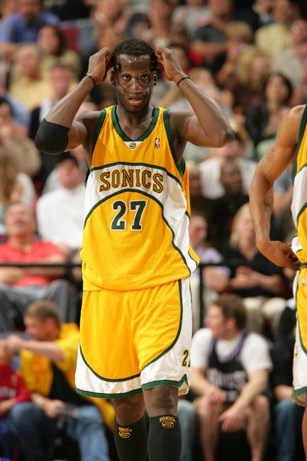 戈贝尔领衔!这些穿过27号球衣的球员你能认识几个?