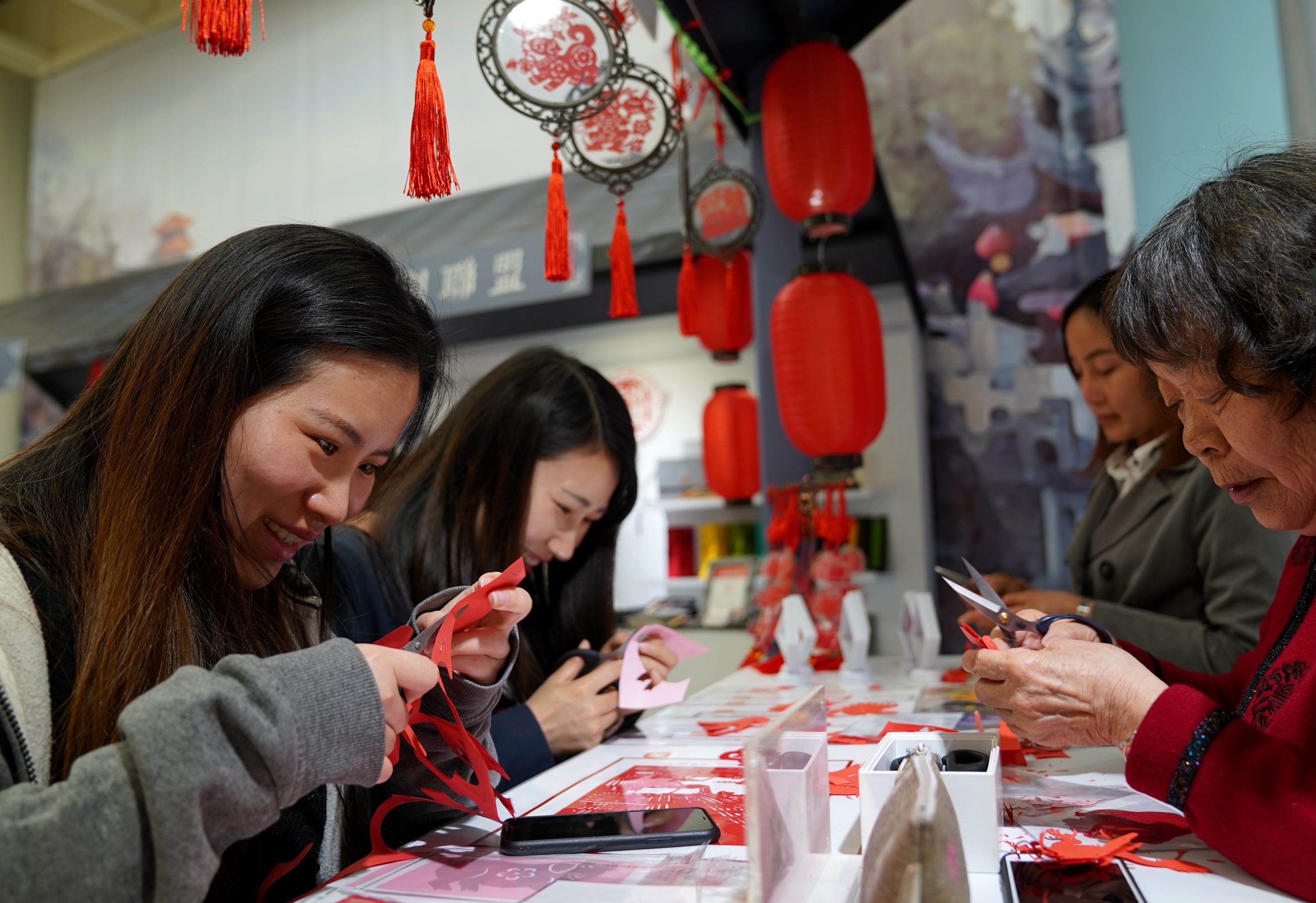 上海举行"谁不忆江南"文化展陈活动(3)