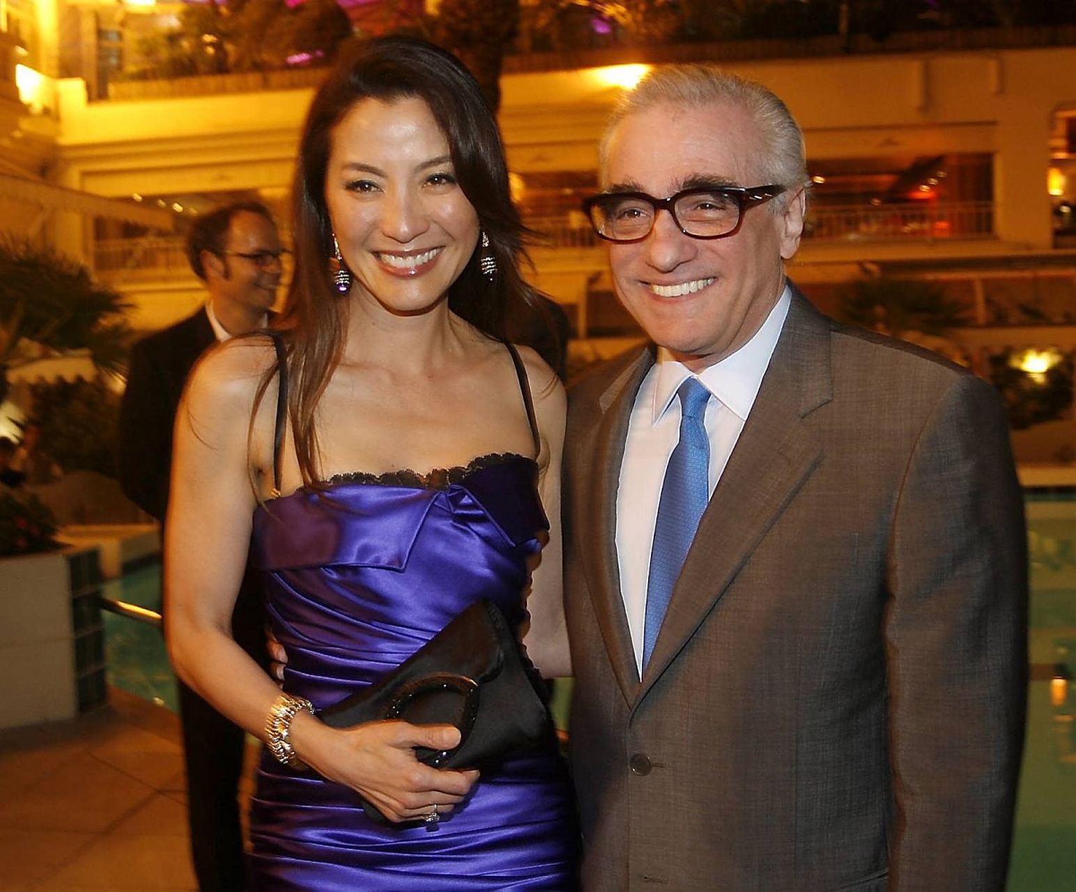 双方自2004年6月再上海相识,同年7月让 托德成功向杨紫琼求婚.