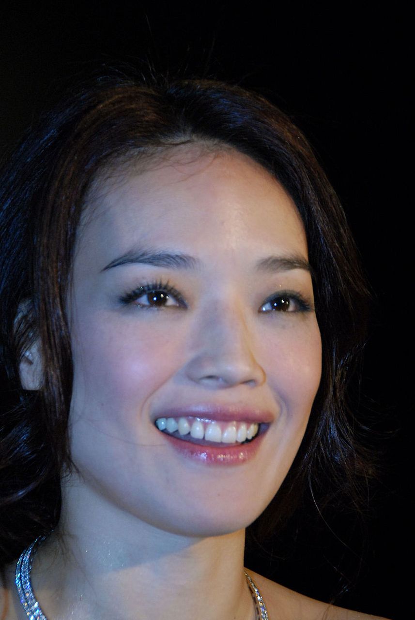 在一次访谈中,当舒淇被主持人犀利地问到,"脱是不是让你出人头地的