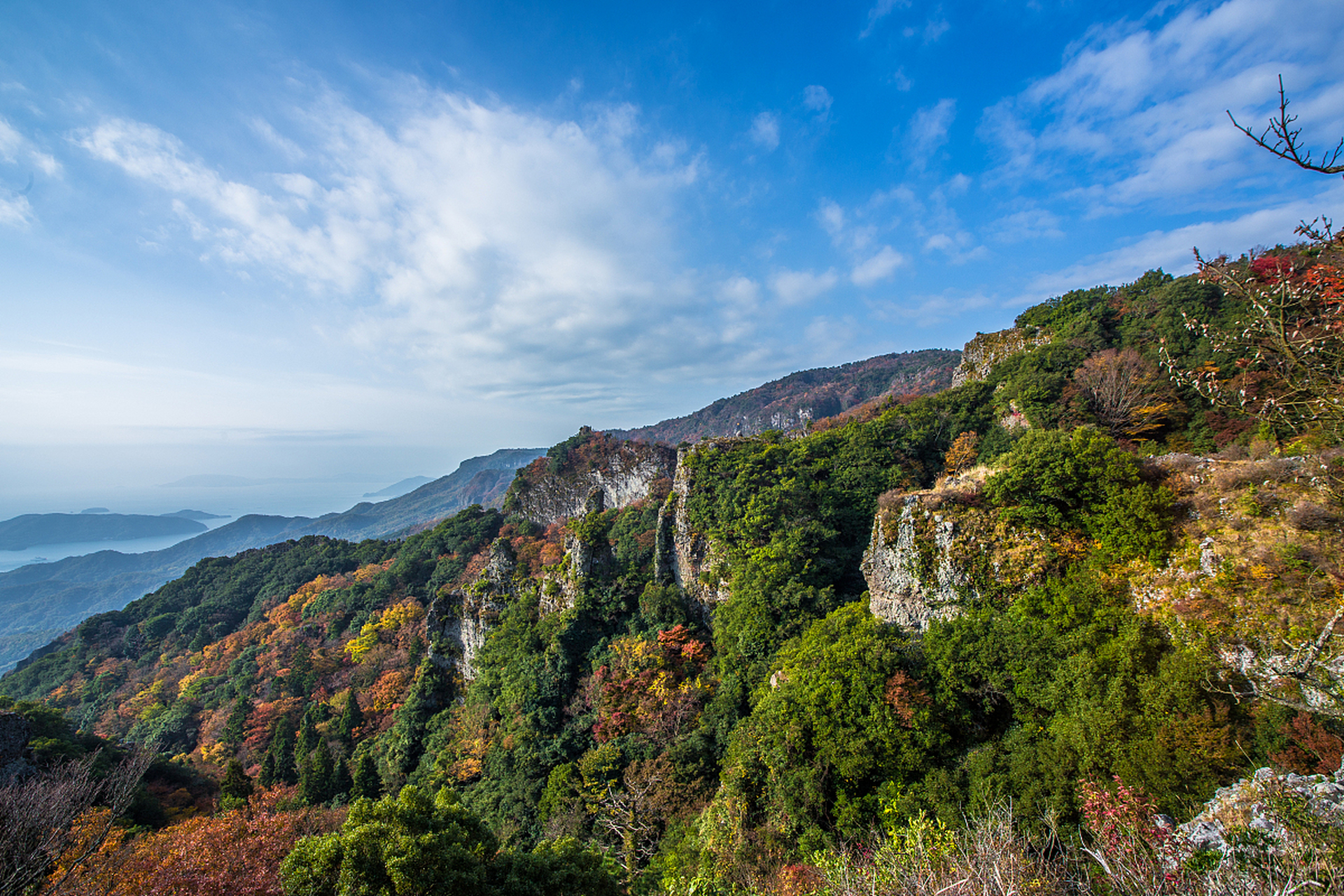 动态优创月#秋明山之行,浙江安吉的天荒坪盘山公路,被誉为中国秋名山