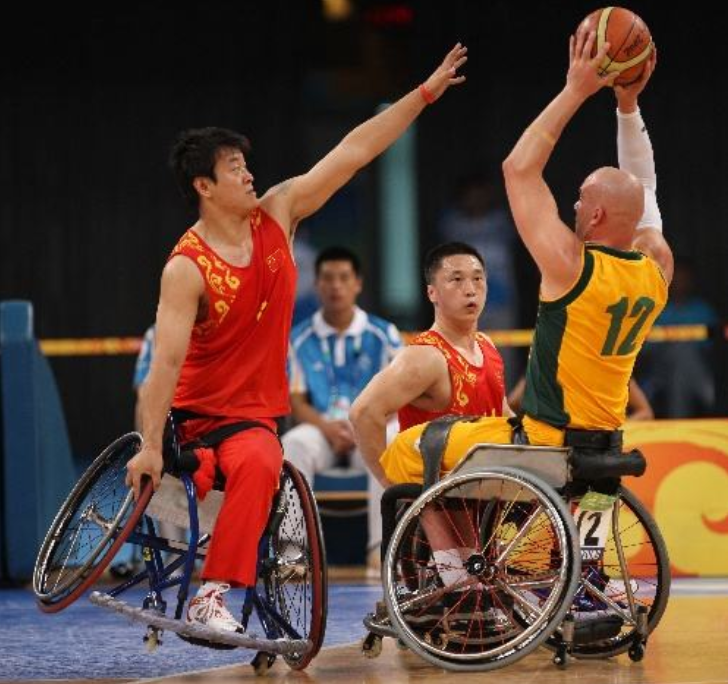 残疾人心中的篮球精神,太励志,网友大哭:加油!梦想属于你们!