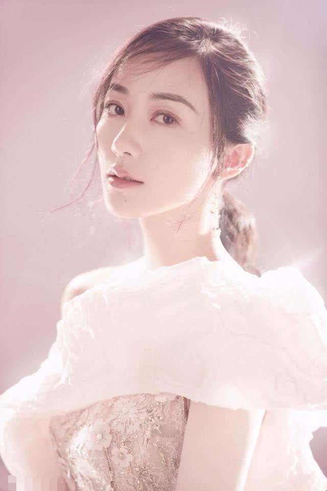 韩雪爷爷奶奶合照首曝光,网友大吃一惊,这才是真正的大佬