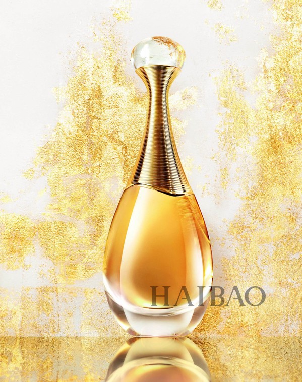 查理兹·塞隆 (charlize theron) 与迪奥 (dior) 真我女性开启新征程