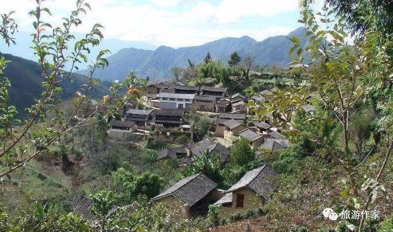 【旅游作家】吴茹烈:走进茶花村