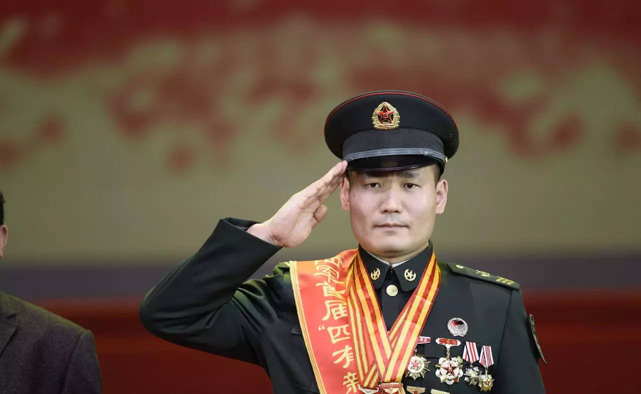 或许他们等不到自己的儿女亲口喊他们一声:"爸爸!