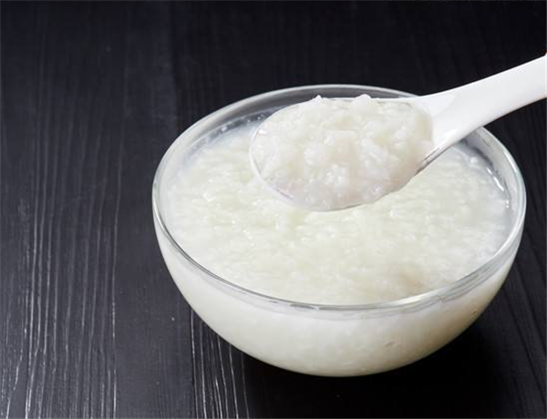 煮米粥时,大米直接下锅煮就错了!多加"2步",米粥黏稠更香浓