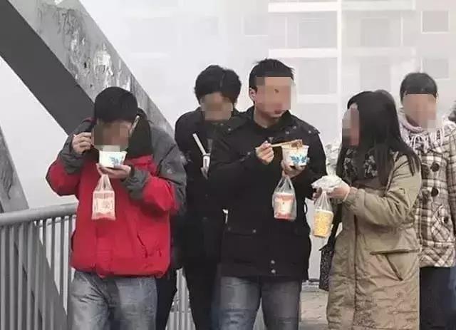 武汉和上海的梗是什么梗(武汉和上海哪个大一点)
