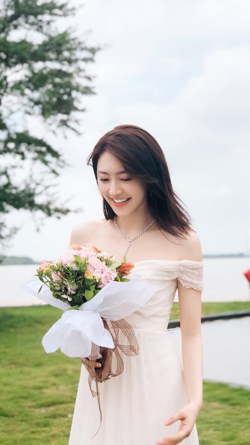 黄梦莹:嘉行四美之一,仅凭容貌绝对不输迪丽热巴