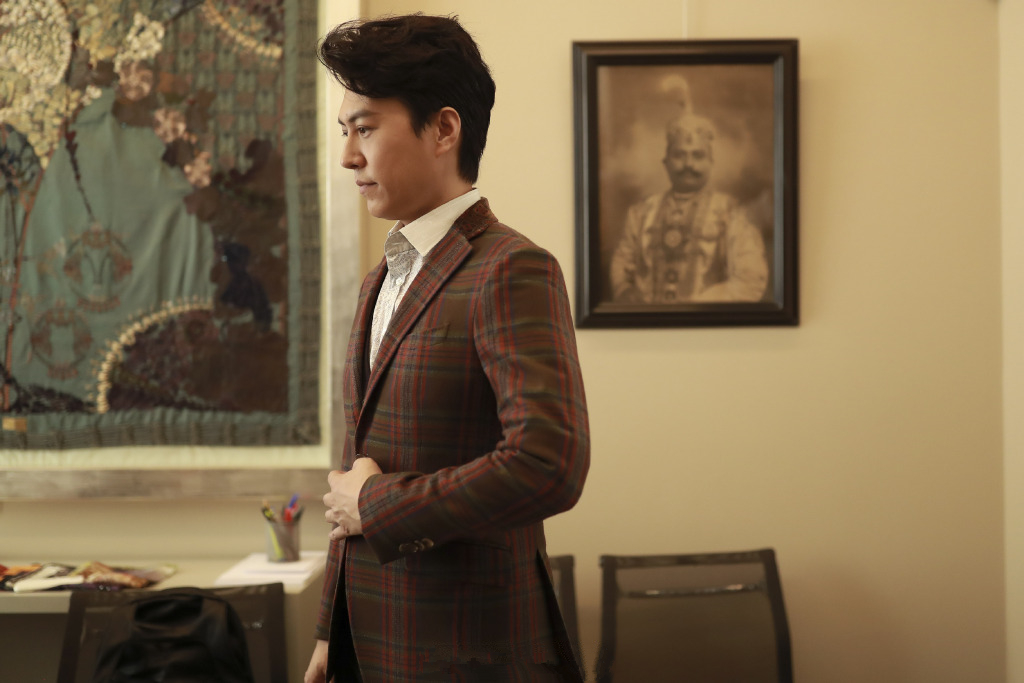 靳东虽然已经42岁,可穿搭衣品却丝毫不减!etro真没挑错代言人