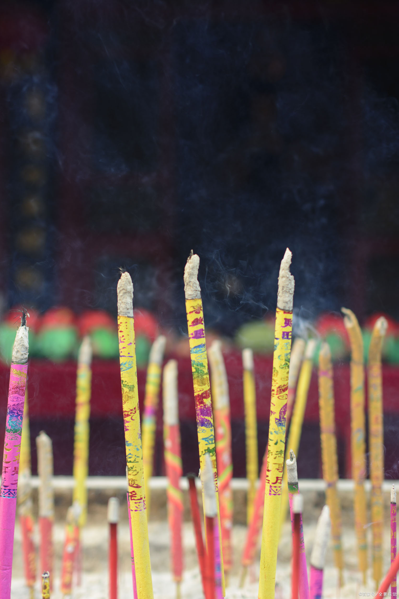 民间故事:让小白龙上香台,享受香火三十载