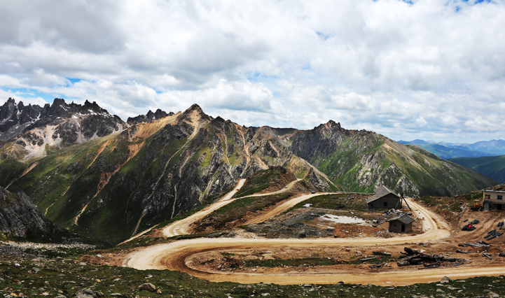 国道317的一道天险:德格雀儿山