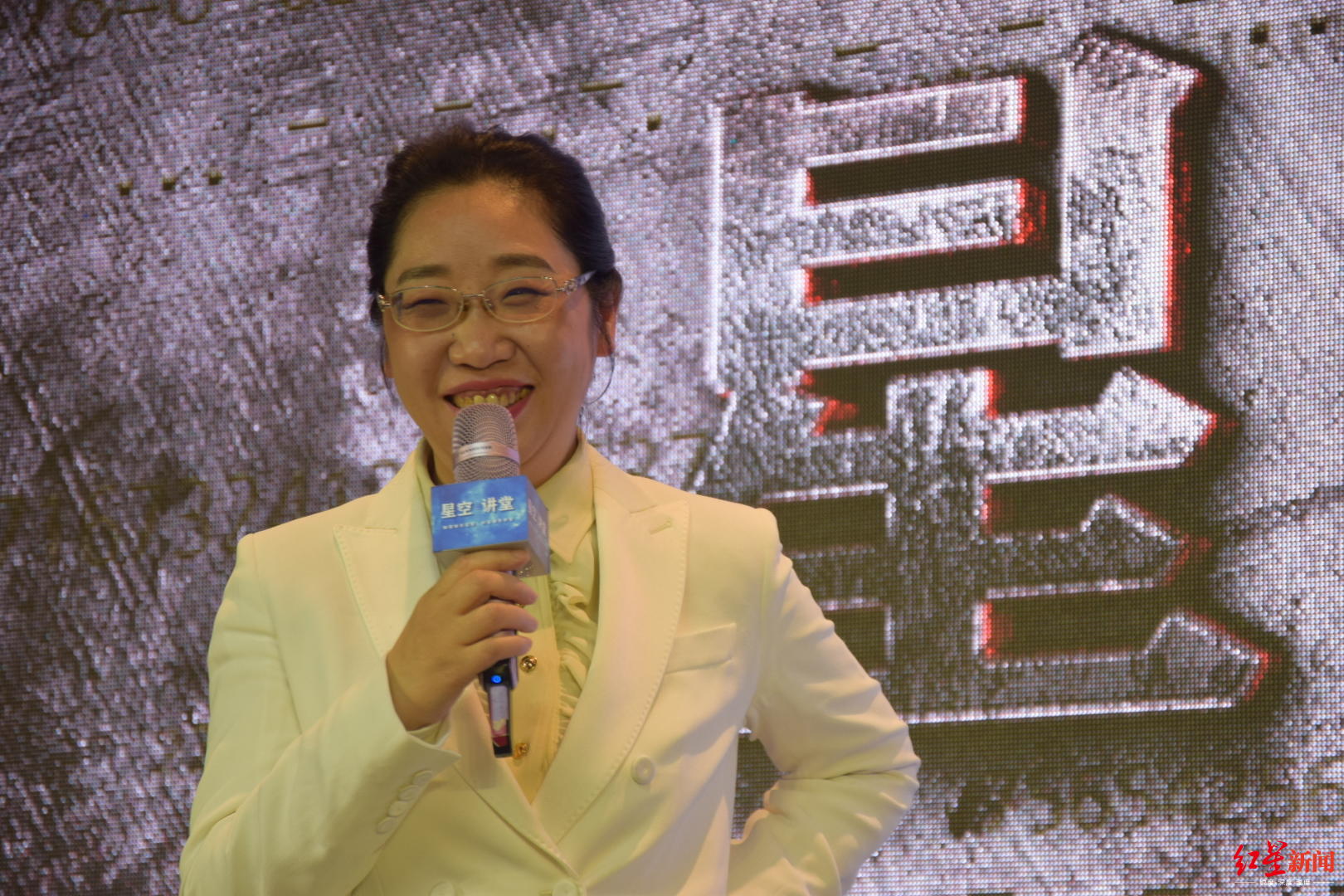 《伪装者》女编剧成都演讲 直言编剧生活很枯燥很孤独