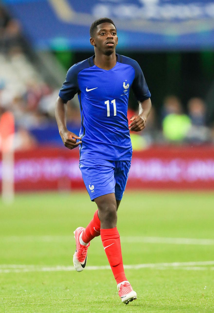 登贝莱加盟巴黎已成定局  据巴萨总监确认,法国前锋登贝莱加盟巴黎