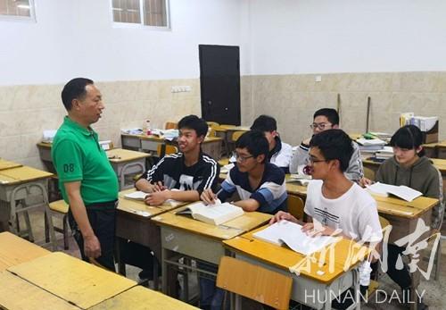 永州一中蒋授荣:45名学生获国家级奖项