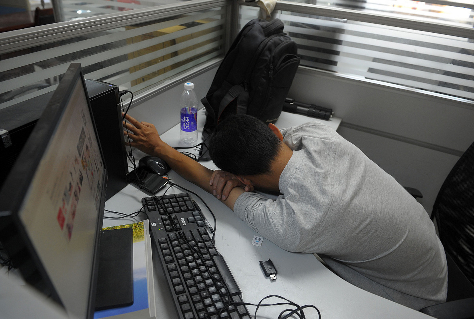 一个工程师来到一家新公司,他被告知要和一个叫bo