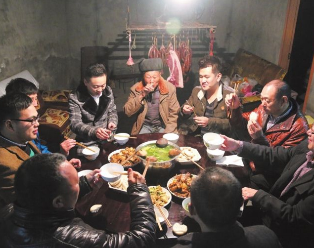 北方过年时,家里的年夜饭都有什么讲究吗?网友:必须是双数