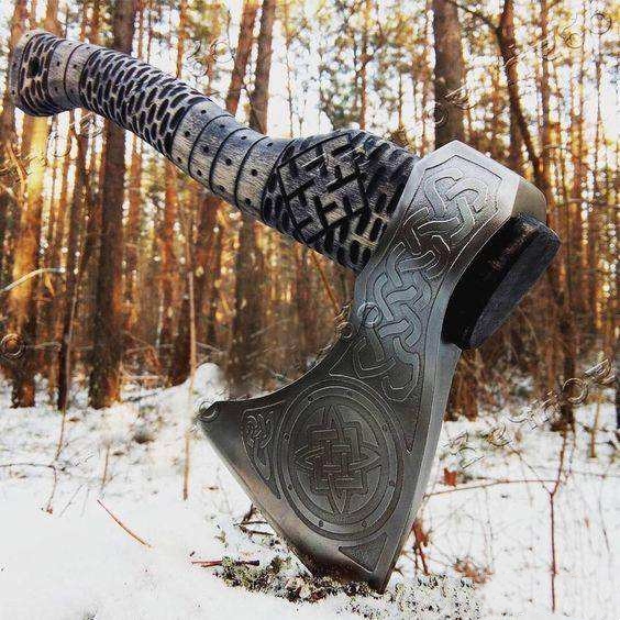 维京海盗纵横北欧时期 最著名的战斗利器之首 维京战斧