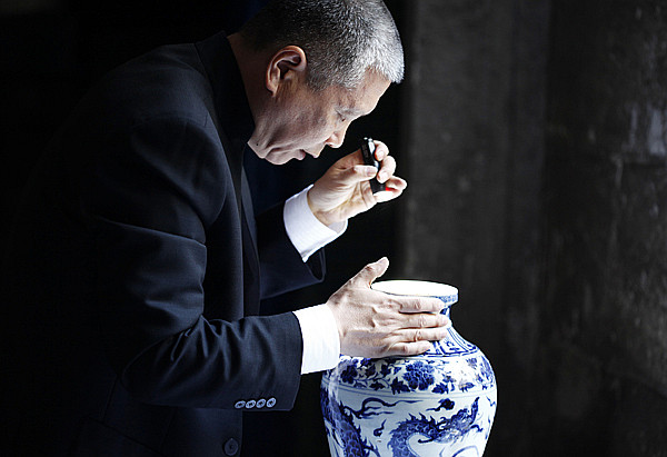 马未都看中黄花梨木床,出价120万却被主人婉拒,两年后79万卖了