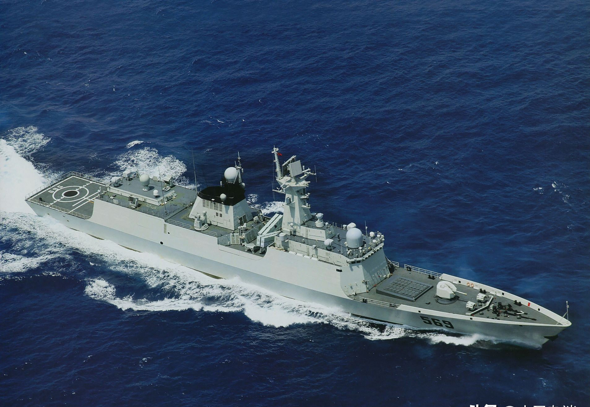 外形越看越觉得漂亮,只是吨位有点小的护卫舰——054a型护卫舰