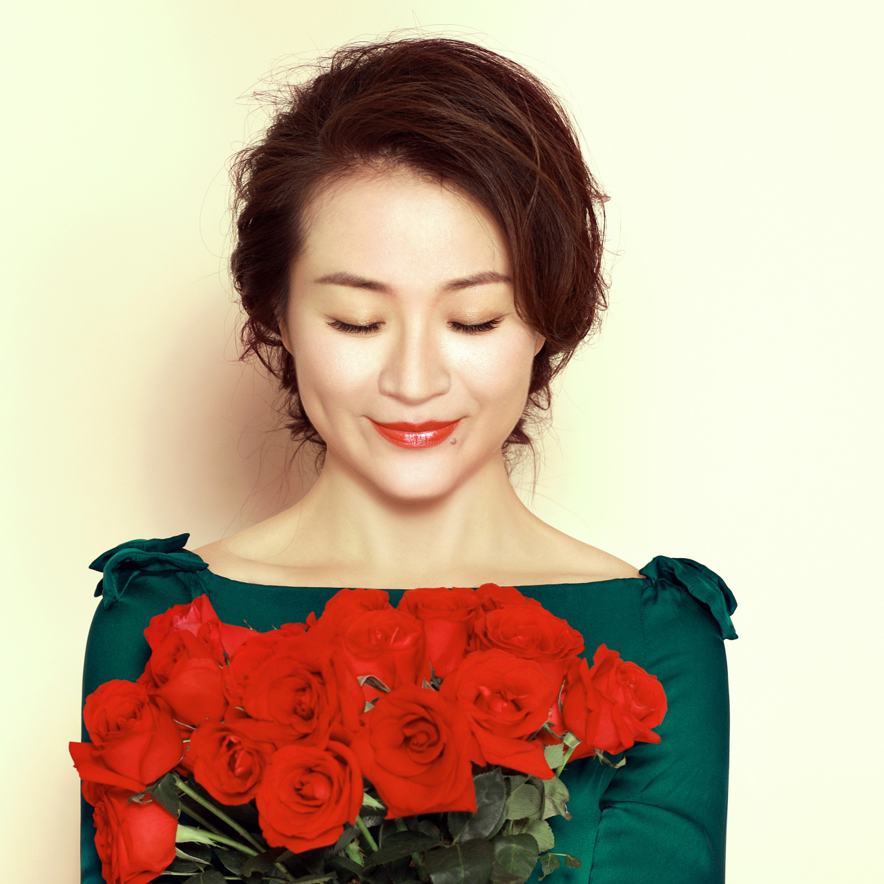 在睁开眼睛前给自己和身体一个清晨唤醒仪式,用你