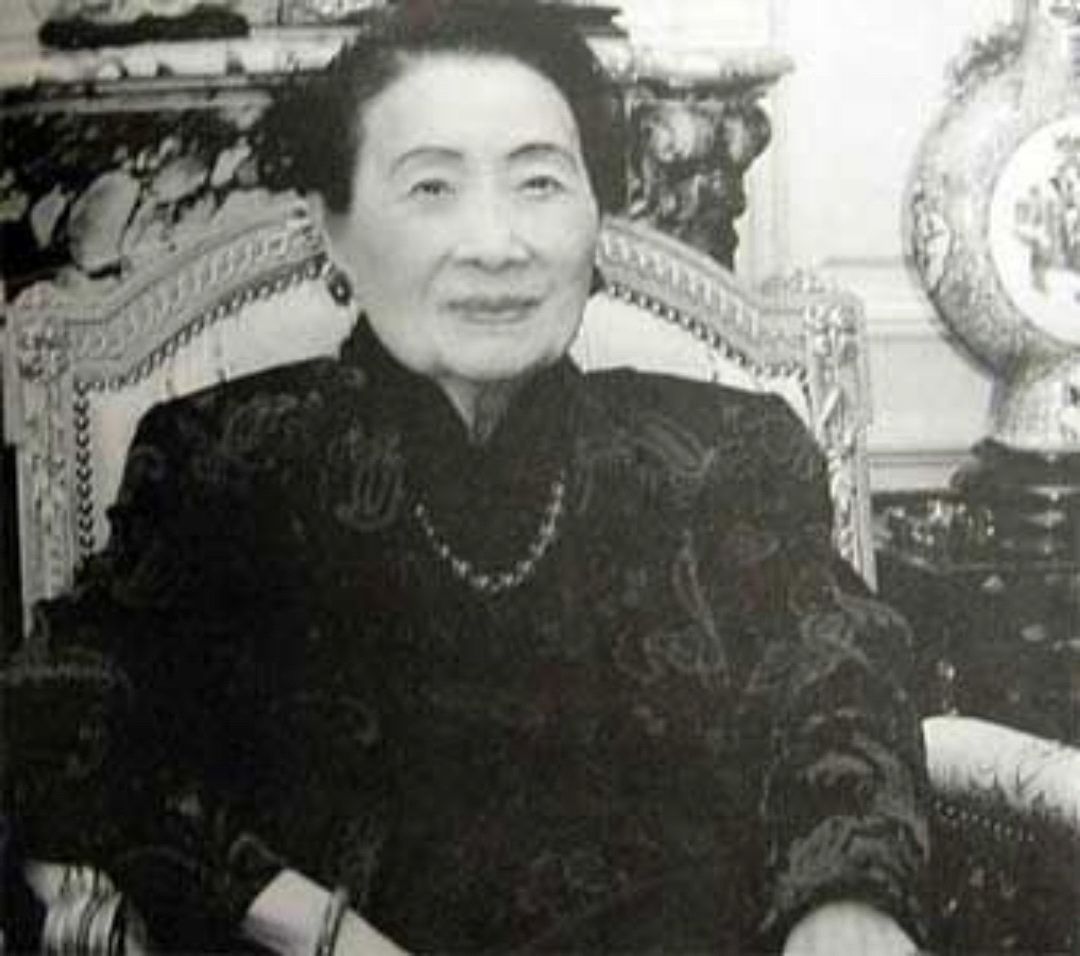 106岁的宋美龄在宋子文墓前说了一句话,在场的所有人都哭了