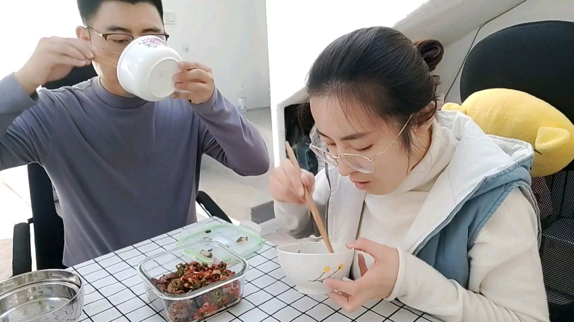 给媳妇送爱心午饭“李氏菠菜疙瘩汤”