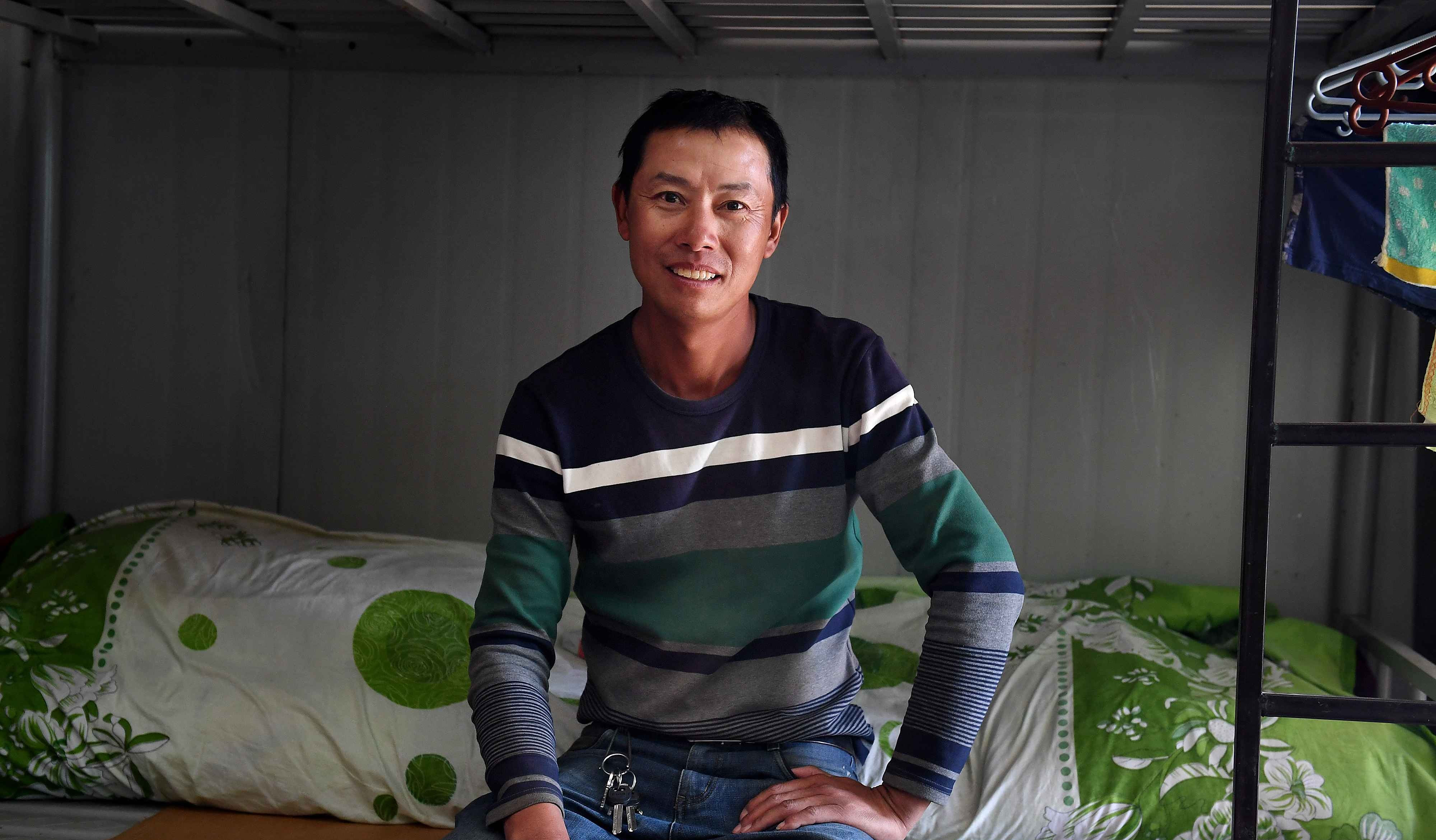 许华是木工,偶尔还兼职电