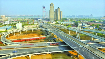 武汉杨泗港快速通道四新段全线通车