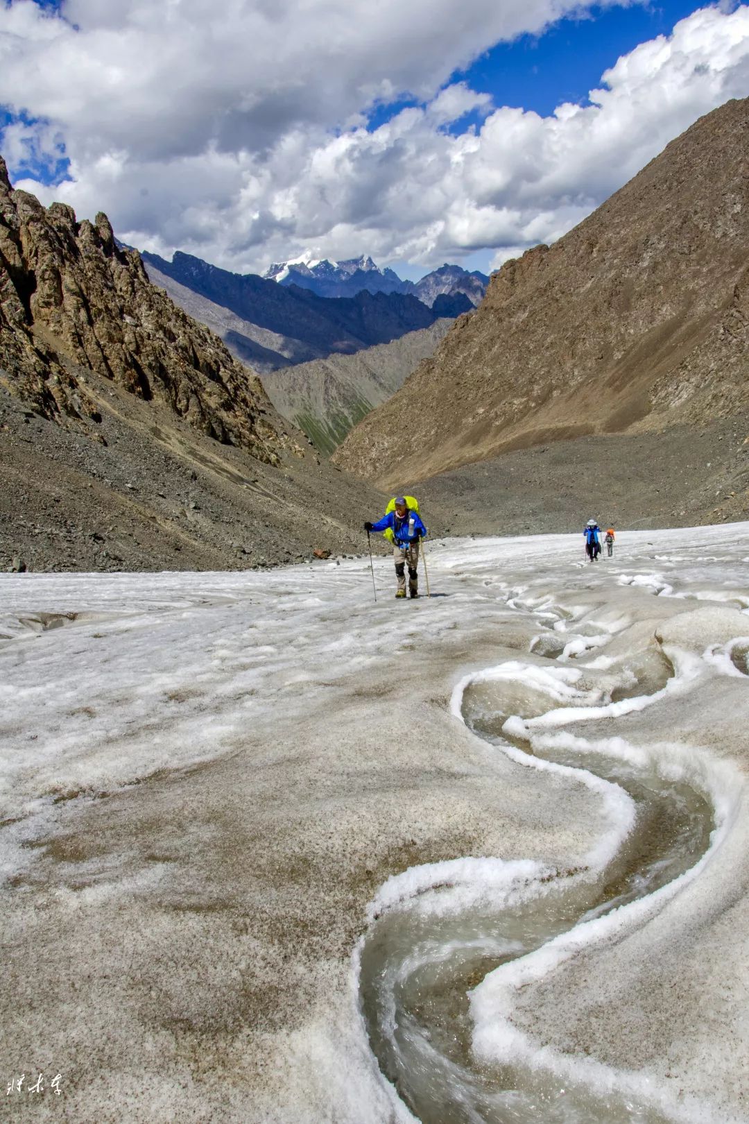 骨灰级户外玩家念念不忘的新疆狼塔c v