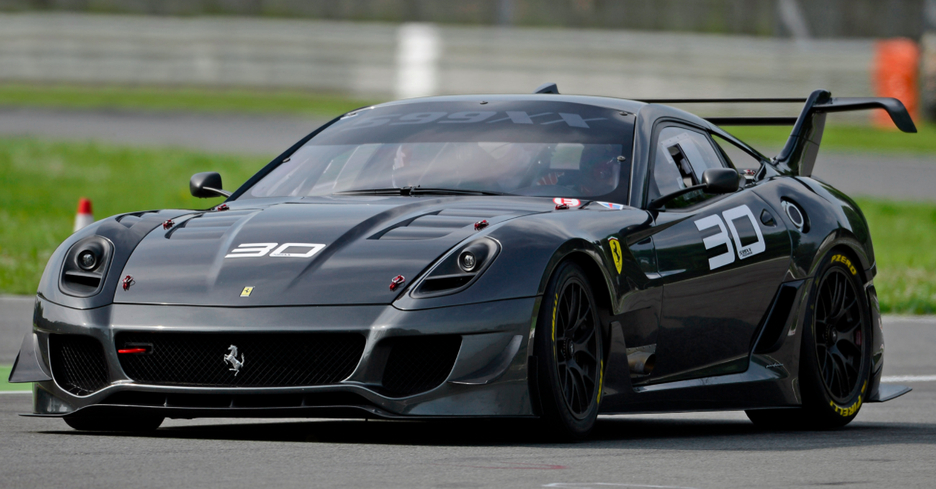 法拉利599xx:fxx k并不是唯一的法拉利赛道版跑车,像599xx也属于赛道