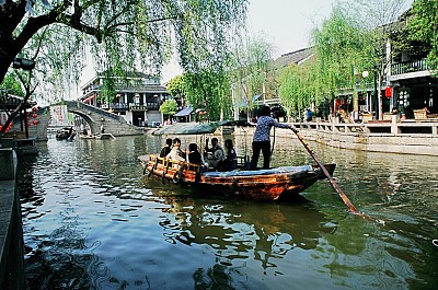 水鄉周莊古色古香,景色優美,小橋流水更加增添了意境