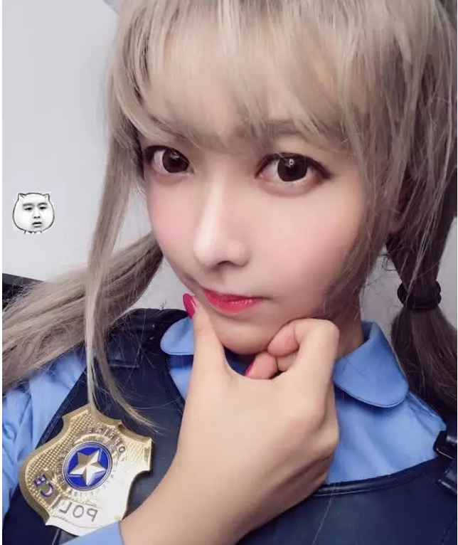 饺子君cos兔子警官,制服难掩傲人身材,求你"逮捕"我!