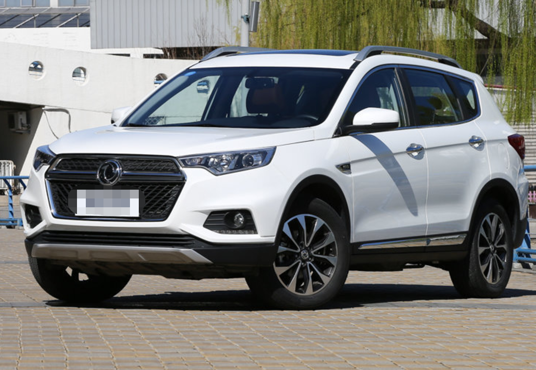 东风风度mx5 2.0l自动旗舰版,车身线条流畅,属于非常耐看的车型