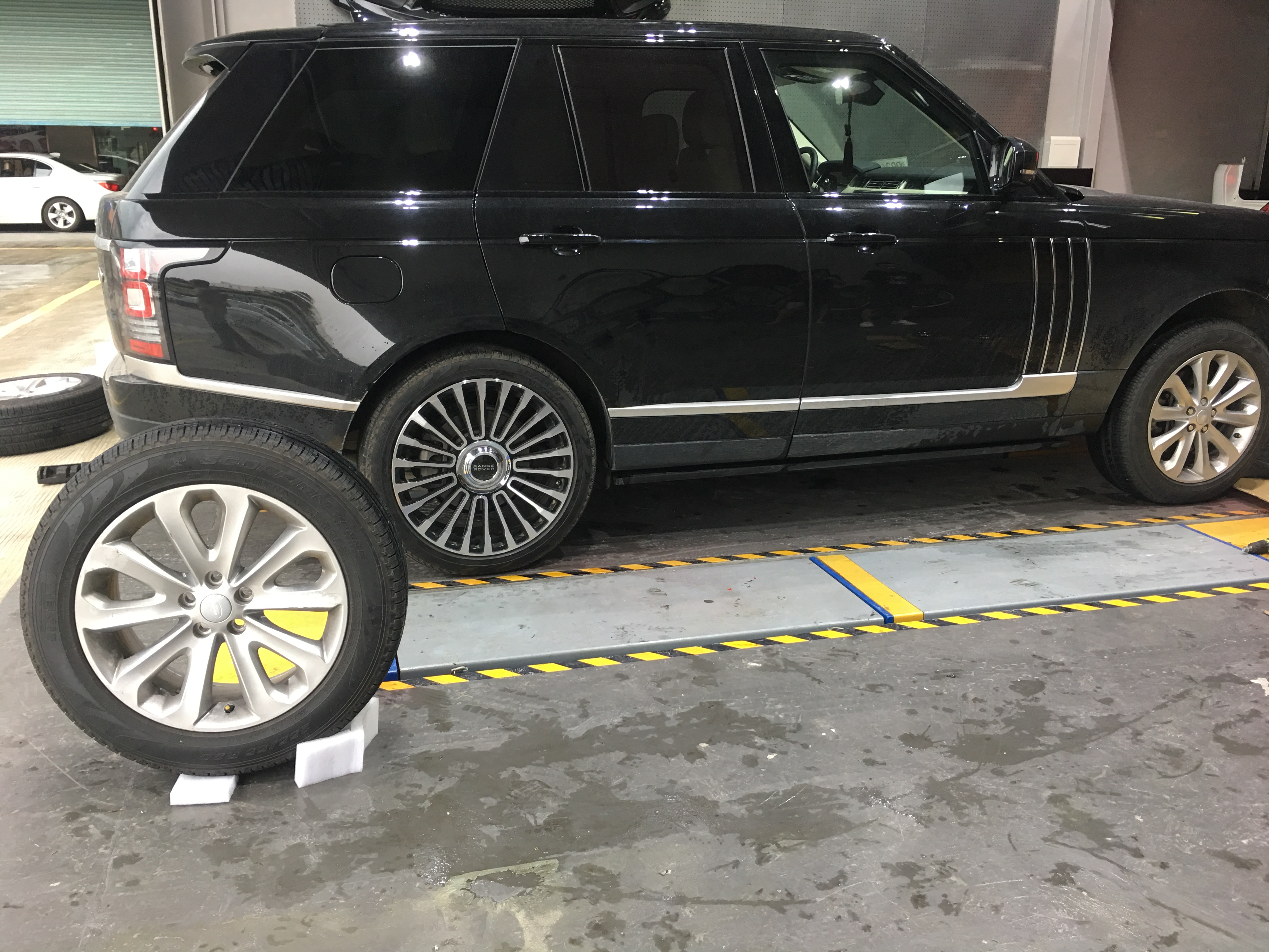 路虎锻造轮毂改装 揽胜 发现5 揽运改21 22寸万吨级锻造工艺轮毂