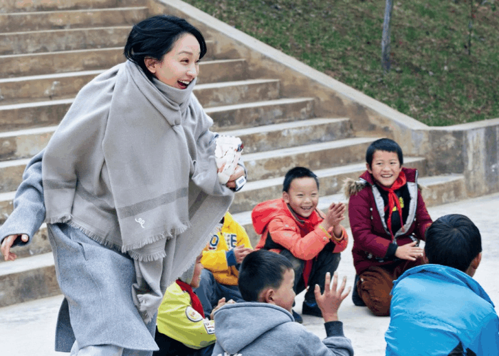 李冰冰周迅助力公益活动,这样的明星我们该为她们点赞