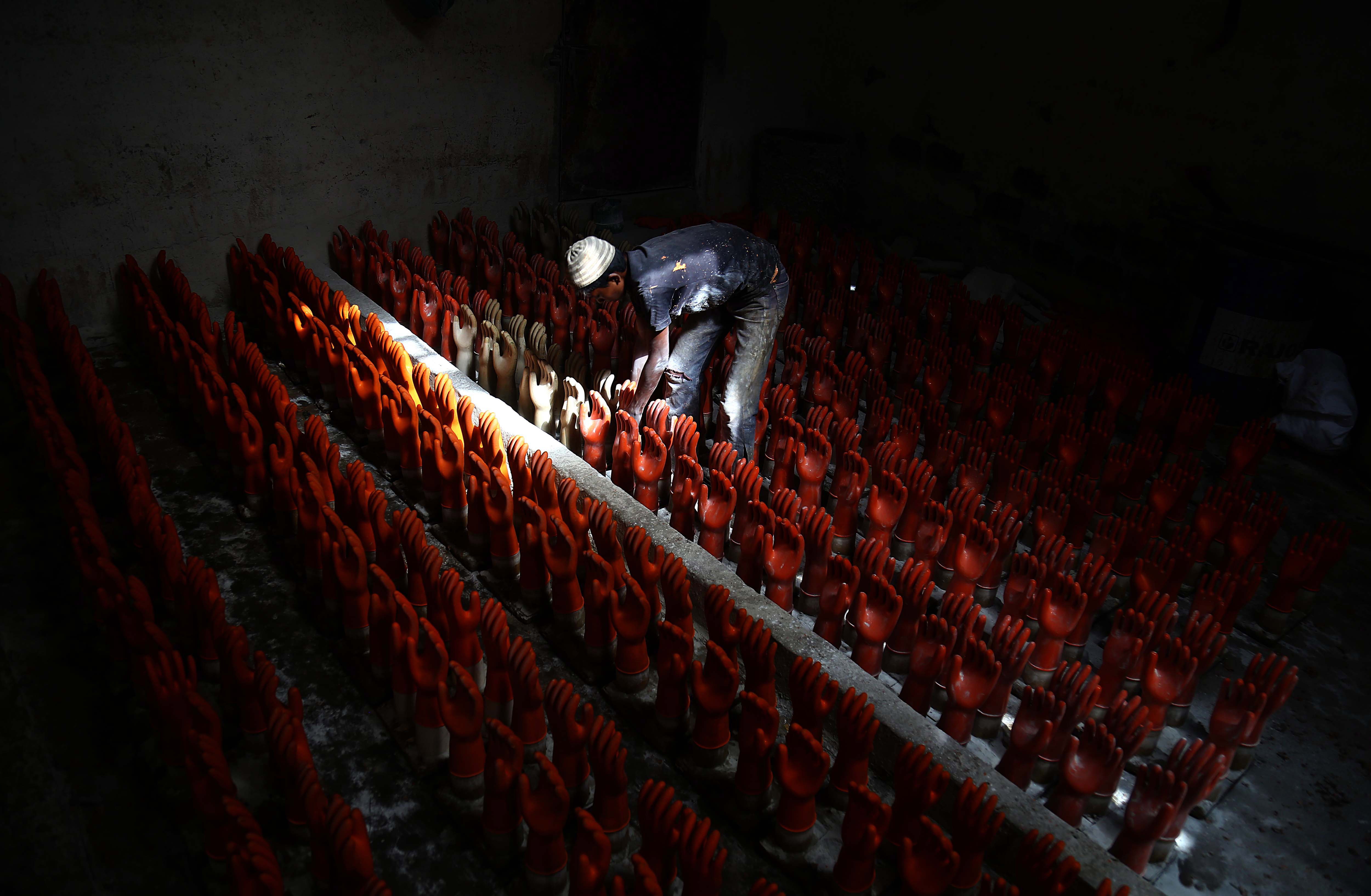 卡拉奇的橡胶手套工厂(3)