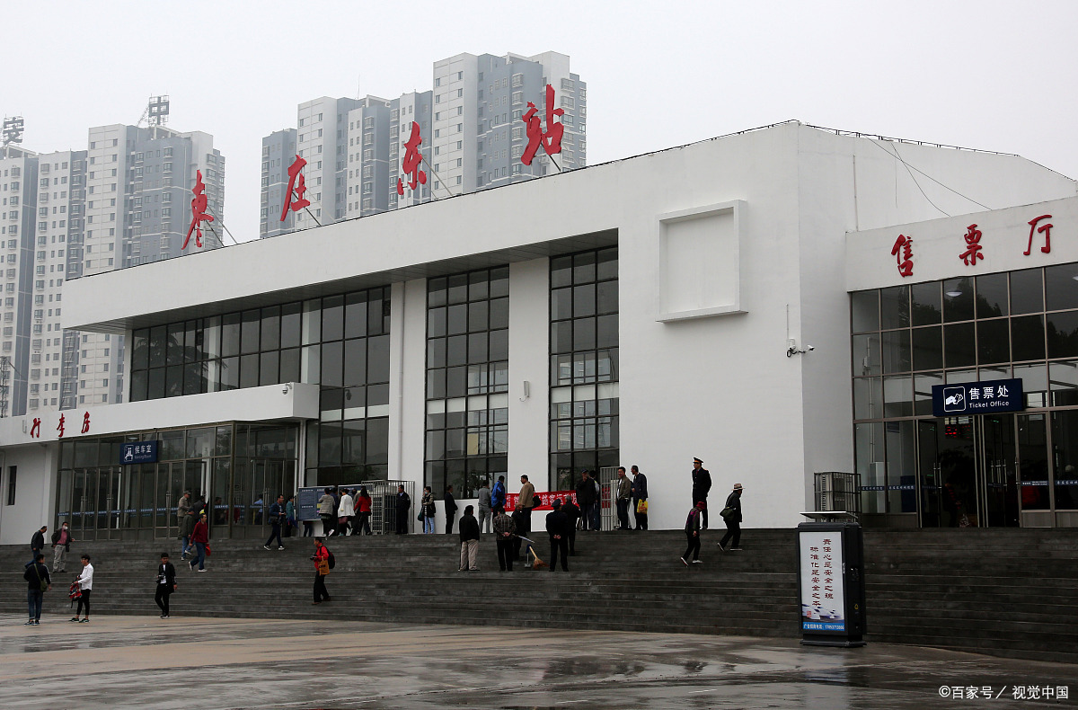 滨江火车站,作为哈尔滨的地标性建筑,见证了这座城市的沧桑变迁.