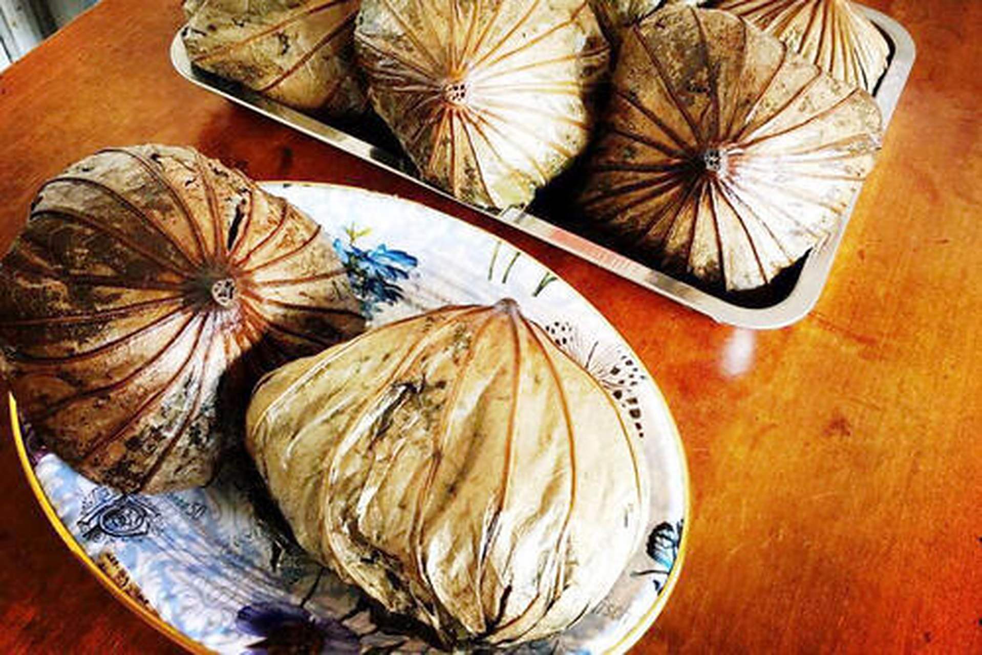 "荷包胙"的制作讲究色香味形.各地的做法大同小异.