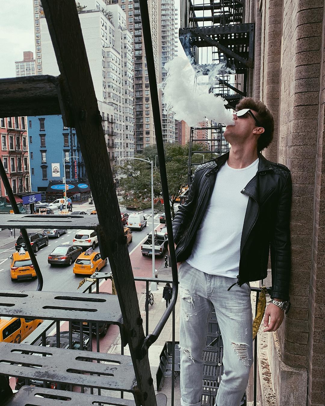 西班牙顶级男模xavier serrano,肌肉好看,颜值好看,穿上衣服更好看.