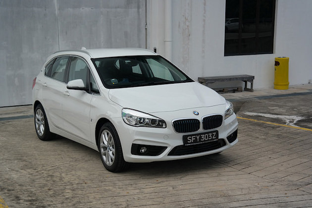 汽车:bmw 225xe,外观小巧,是一款插电式混合动力车!