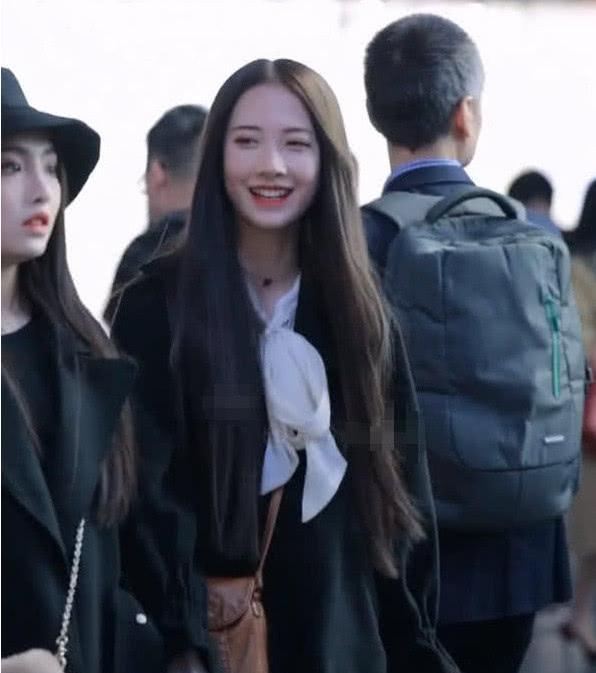 网友偶遇成都小甜甜,青春感荡然无存,一顿饭可能不够了