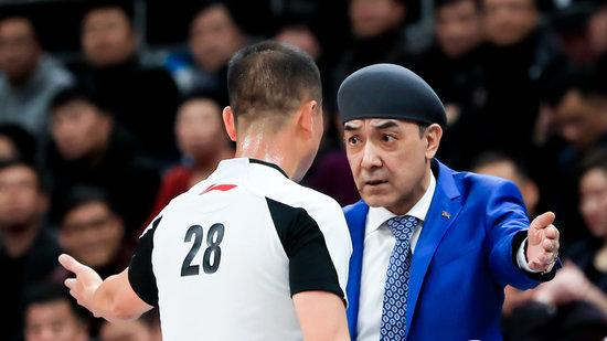 新疆主场再现闫军式黑哨?一大波围观网友来袭