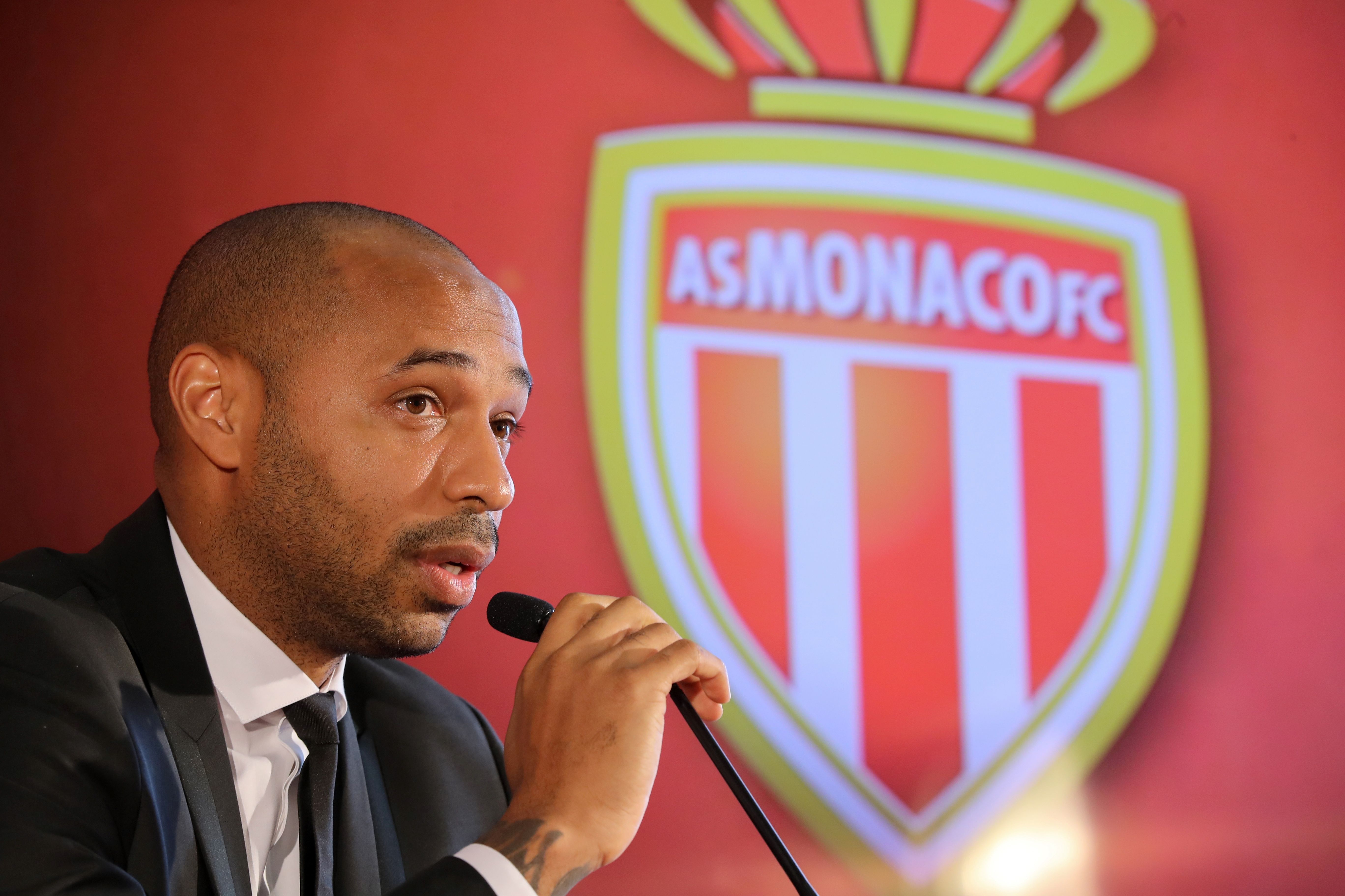 足球——摩纳哥队新任主教练亨利正式亮相(2)